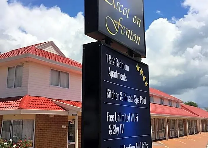 Ascot On Fenton